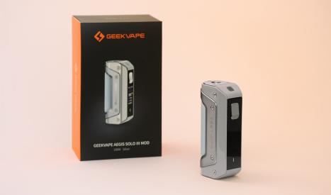 La box GeekVape Aegis Solo 3 18650 avec un design ultra travaillé